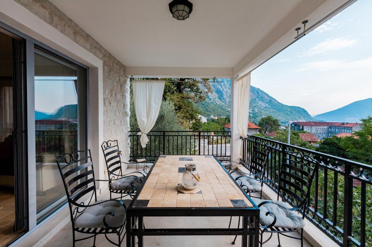 Apartments Castello Risano Exterior photo